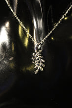 Load image into Gallery viewer, 925 Sterling Silver Leaf Necklace